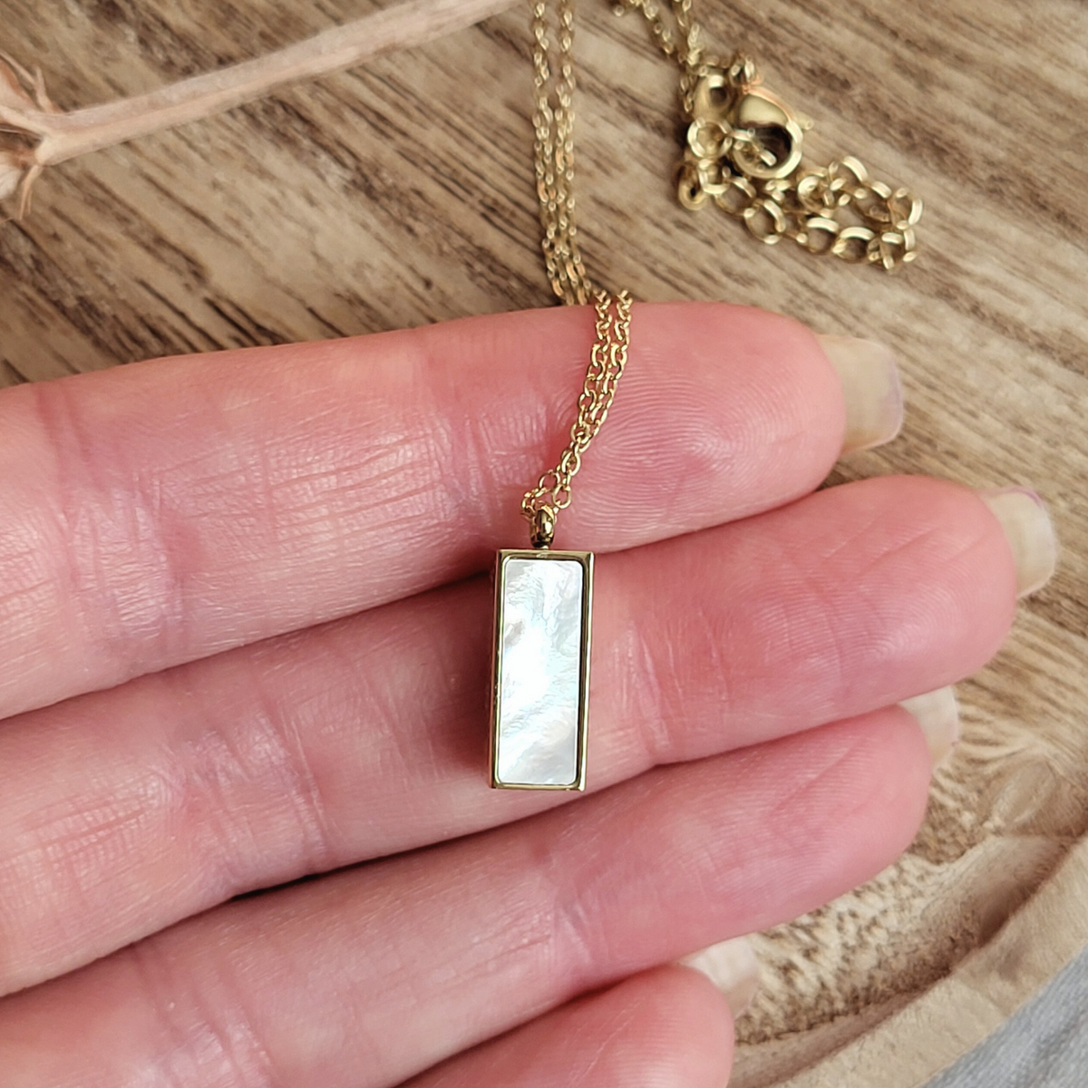 CLEARANCE - Mother of Pearl Bar Shell Pendant Necklace